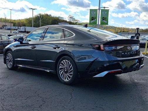 2025 Hyundai SONATA Hybrid Limited