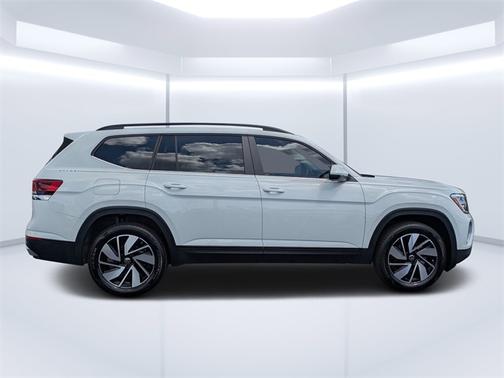 2024 Volkswagen Atlas 2.0T SE w/ Technology