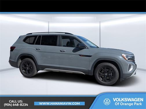 2024 Volkswagen Atlas 2.0T Peak Edition SEL