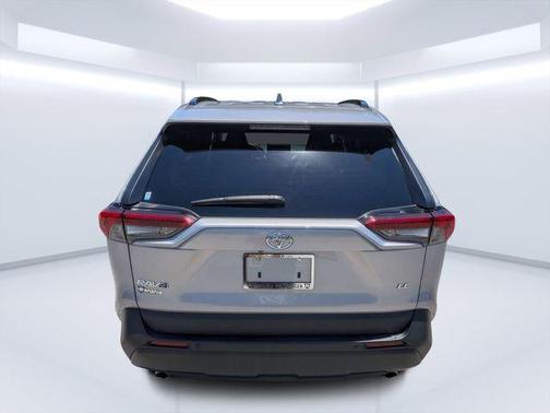 Silver Sky Metallic 2019 Toyota RAV4 LE