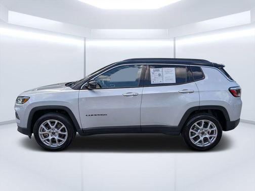 Silver Zynith Metallic Clearcoat 2025 Jeep Compass Limited
