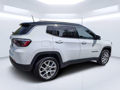 Bright White Clearcoat 2025 Jeep Compass Limited