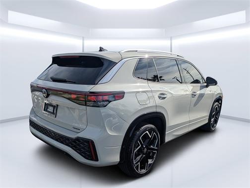 2025 Volkswagen Tiguan 2.0T SEL R-Line