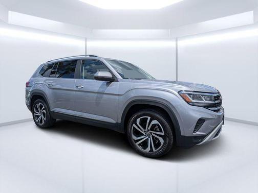 Silver Metallic 2022 Volkswagen Atlas 3.6L SEL