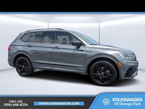 2024 Volkswagen Tiguan 2.0T SE R-Line Black