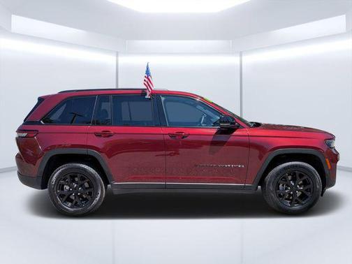 Velvet Red Pearlcoat 2024 Jeep Grand Cherokee Altitude