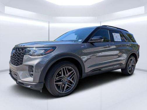 Gray Metallic 2025 Ford Explorer ST-Line