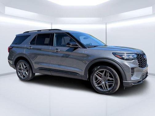 Gray Metallic 2025 Ford Explorer ST-Line