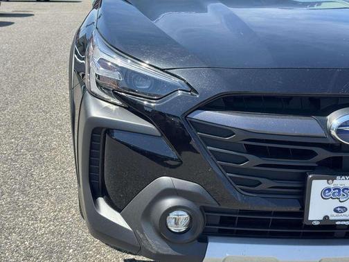 Crystal Black Silica 2023 Subaru Outback Limited XT