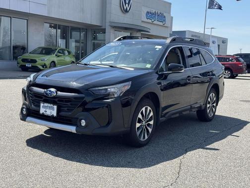 Crystal Black Silica 2023 Subaru Outback Limited XT