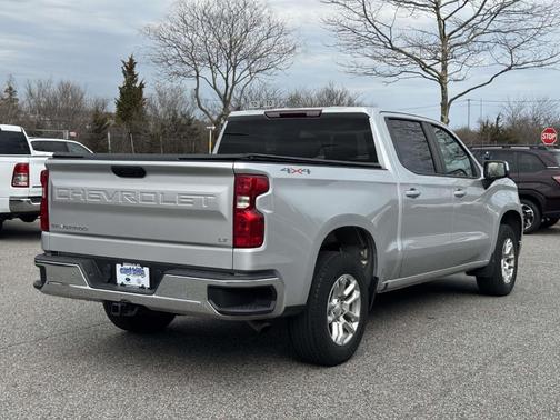 Silver Ice Metallic 2022 Chevrolet Silverado 1500 LT