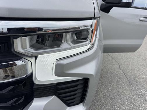 Silver Ice Metallic 2022 Chevrolet Silverado 1500 LT