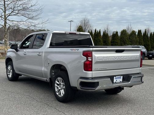Silver Ice Metallic 2022 Chevrolet Silverado 1500 LT