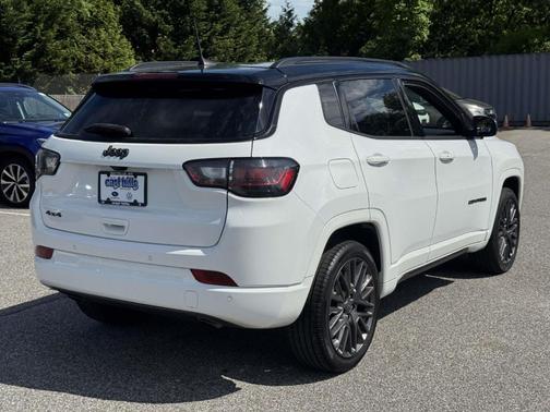 Bright White Clearcoat 2023 Jeep Compass Limited