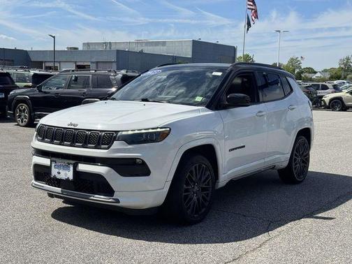 Bright White Clearcoat 2023 Jeep Compass Limited