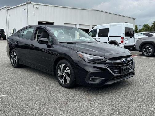 Crystal Black Silica 2025 Subaru Legacy Premium