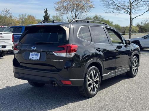 Crystal Black Silica 2023 Subaru Forester Limited