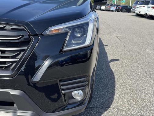 Crystal Black Silica 2023 Subaru Forester Limited