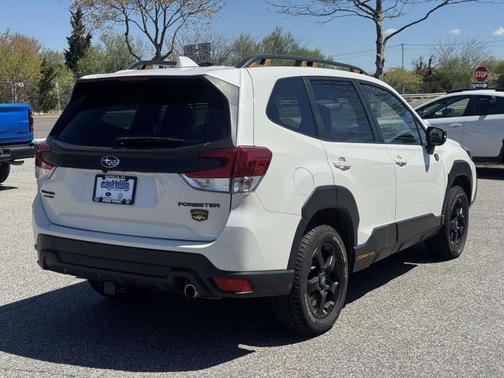 Crystal White Pearl 2023 Subaru Forester Wilderness