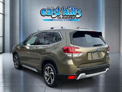 Autumn Green Metallic 2023 Subaru Forester 2.5i Touring
