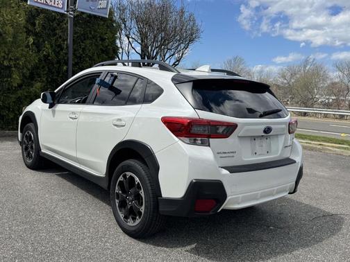 Crystal White Pearl 2023 Subaru Crosstrek Premium