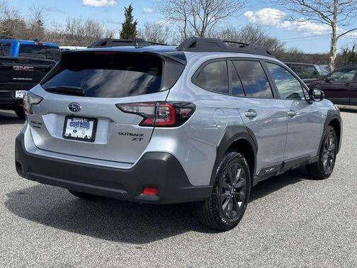 Ice Silver Metallic 2025 Subaru Outback Onyx Edition XT