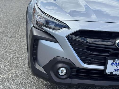 Ice Silver Metallic 2025 Subaru Outback Onyx Edition XT
