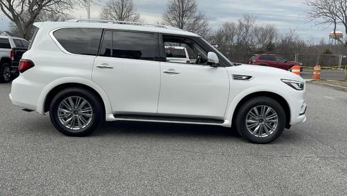 Moonstone White 2024 INFINITI QX80 Luxe