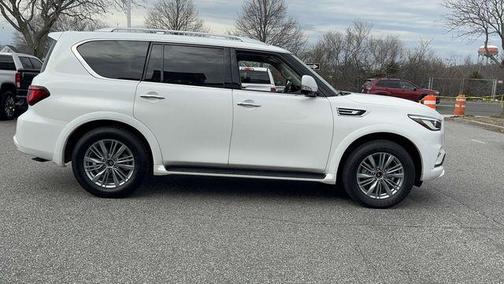 2024 INFINITI QX80 Luxe