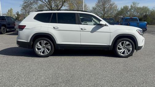 Pure White 2022 Volkswagen Atlas 3.6L SE w/Technology