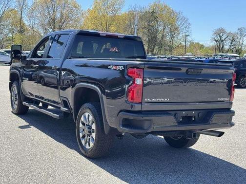 Dark Ash Metallic 2024 Chevrolet Silverado 2500 Custom