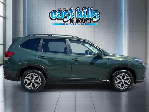 Cascade Green Silica 2023 Subaru Forester Premium