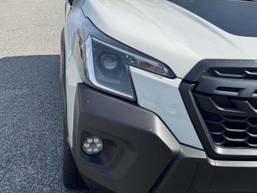 Crystal White Pearl 2023 Subaru Forester Wilderness