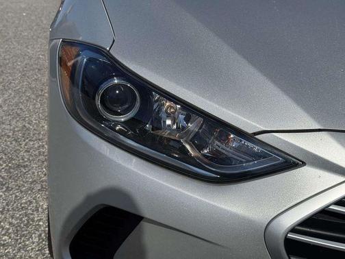 Symphony Silver 2018 Hyundai ELANTRA SEL