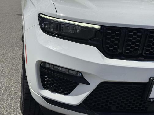 Bright White Clearcoat 2023 Jeep Grand Cherokee 4xe Summit