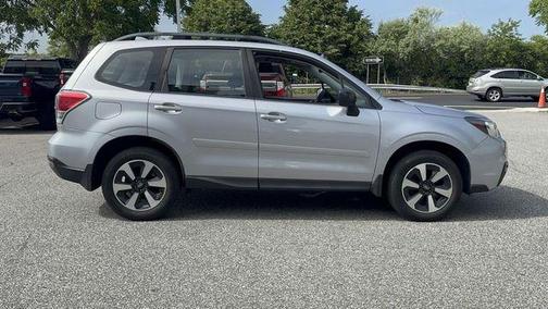 Ice Silver Metallic 2017 Subaru Forester 2.5i