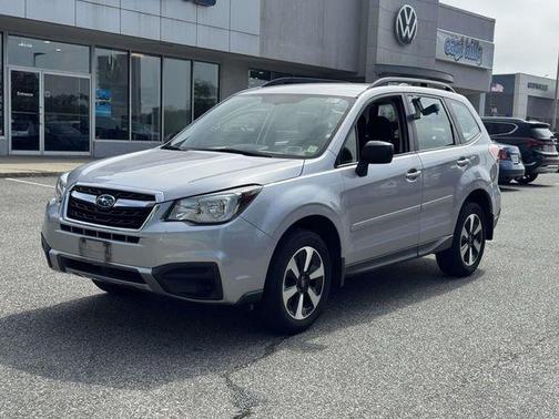 Ice Silver Metallic 2017 Subaru Forester 2.5i