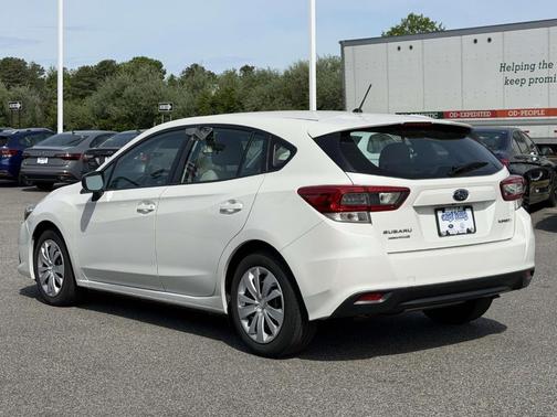 Crystal White Pearl 2023 Subaru Impreza Base