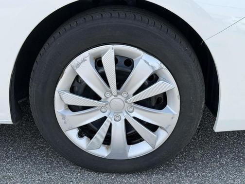 Crystal White Pearl 2023 Subaru Impreza Base
