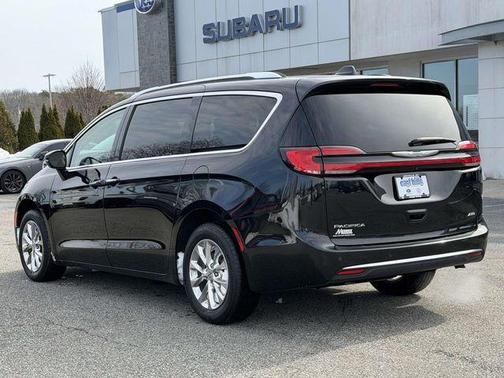 2021 Chrysler Pacifica Touring-L