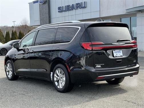 2021 Chrysler Pacifica Touring-L