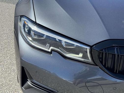 2019 BMW 330 i xDrive