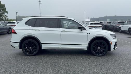 Pure White 2021 Volkswagen Tiguan 2.0T SE R-Line Black
