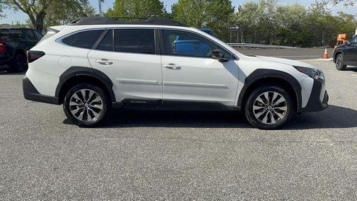 Crystal White Pearl 2024 Subaru Outback Limited
