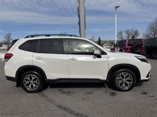 2024 Subaru Forester Premium