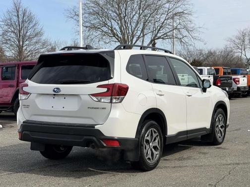 2024 Subaru Forester Premium