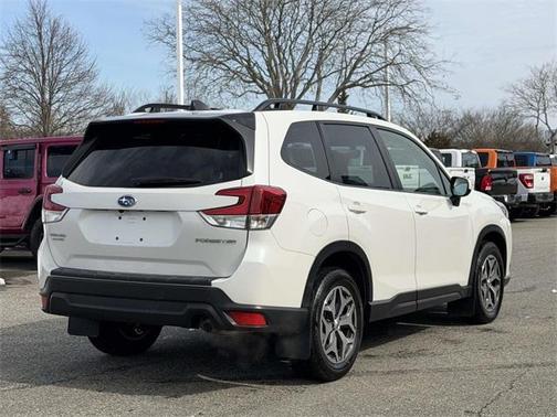 2024 Subaru Forester Premium