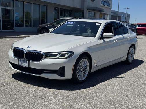 Mineral White Metallic 2022 BMW 530 i xDrive