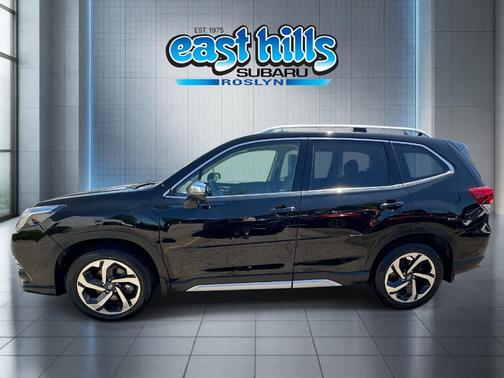 Crystal Black Silica 2022 Subaru Forester Touring