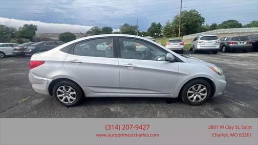2012 Hyundai Accent SE